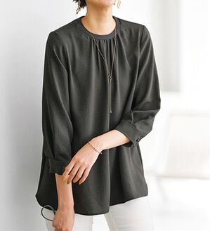 BELLUNA（ベルーナ）の「ビンテージ調衿リブ使いブラウス（ブラウス）」｜チャコール