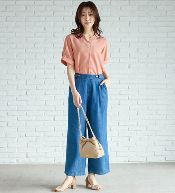 BELLUNA（ベルーナ）の「麻調合繊パール付タックデザインブラウス（ブラウス）」｜詳細画像