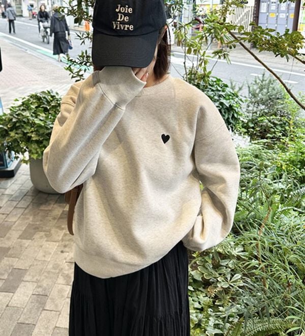 GeeRA（ジーラ）の「ロゴ＆ハート刺しゅう裏起毛スウェット（トレーナー・スウェット）」｜詳細画像