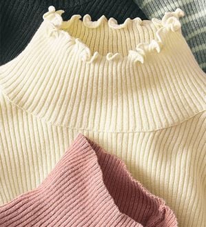 BELLUNA（ベルーナ）の「＜＆ｃｏｃｏｃｈｉ＞ハピネスコットン１００％リブニット　フリル（ニット・セーター）」｜オフ白