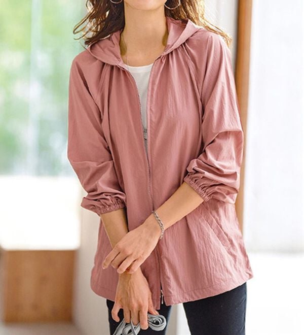 BELLUNA（ベルーナ）の「はっ水加工！軽量パーカー（ブルゾン）」｜ピンク