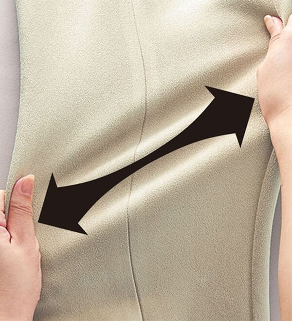 BELLUNA（ベルーナ）の「スエード調裾スリットパンツ（フルレングスパンツ）」｜詳細画像