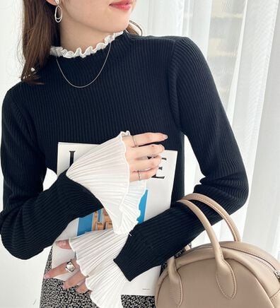 GeeRA（ジーラ）の「プリーツ付ハイネックリブニットトップス（ニット・セーター）」