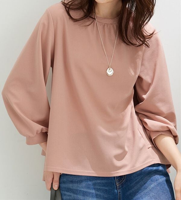 BELLUNA（ベルーナ）の「【再入荷】ボリューム袖美人顔バックフレアーＴブラウス（ブラウス）」｜コーラルピンク