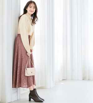 alotta（アロッタ）の「モックネックボリューム袖リブニット（ニット・セーター）」｜アイボリー