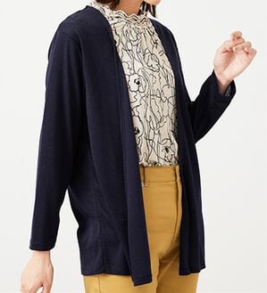 BELLUNA（ベルーナ）の「【2点セット】花柄プルオーバー＆カーデアンサンブル（アンサンブル）」｜ネイビー系