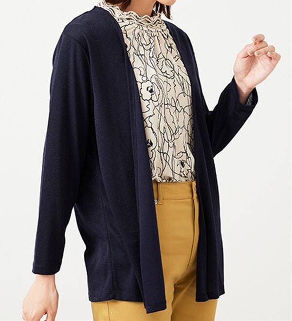BELLUNA（ベルーナ）の「【2点セット】花柄プルオーバー＆カーデアンサンブル（アンサンブル）」｜ネイビー系