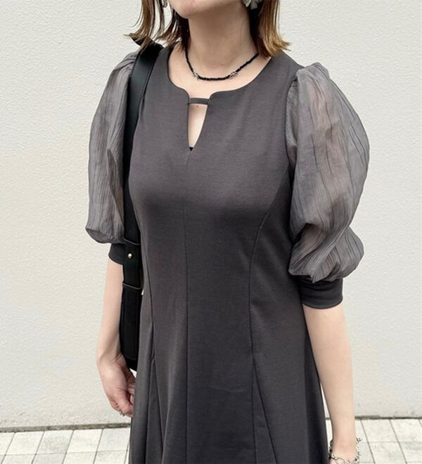 GeeRA（ジーラ）の「袖楊柳シアー美ラインワンピース（カットソーワンピース）」｜詳細画像