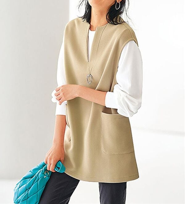 BELLUNA（ベルーナ）の「ポケット付ベストアンサンブル（アンサンブル）」｜ベージュ