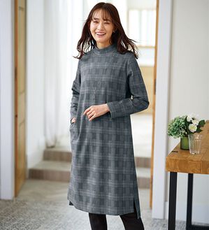 BELLUNA（ベルーナ）の「まるで着る毛布！静電防止付裏ファーお出かけワンピース（カットソーワンピース）」｜グレンチェック