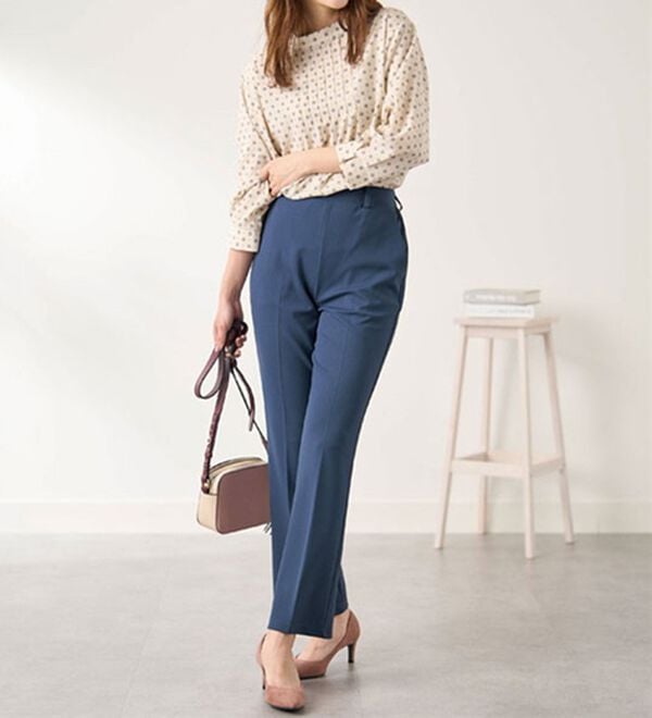 BELLUNA（ベルーナ）の「ジョーゼット素材フレアーパンツ（フルレングスパンツ）」｜詳細画像