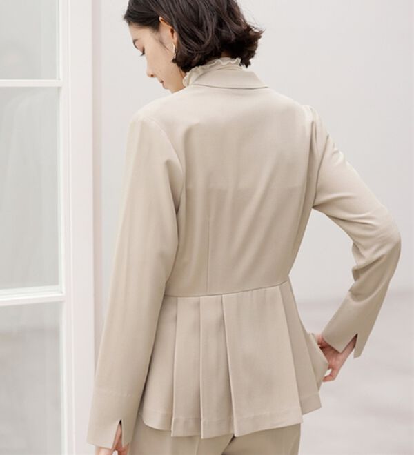 GeeRA（ジーラ）の「【２点セット】パールボタンペプラムプリーツブラウスセットアップ（その他スーツ）」｜詳細画像