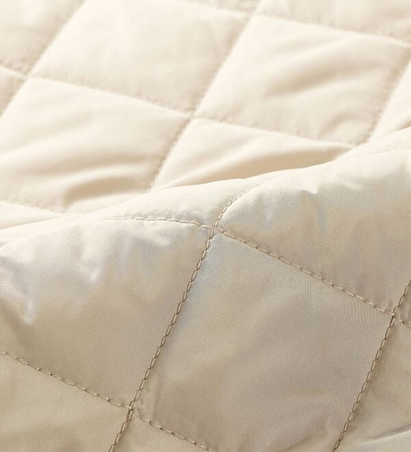 BELLUNA（ベルーナ）の「軽い着心地！ビッグポケット付キルトコート（ハーフコート）」｜詳細画像