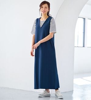 BELLUNA（ベルーナ）の「シュッと体型カバー！－３ｋｇ見えポコポコエンボス素材ジャンパースカート（ジャンパースカート）」｜ネイビー