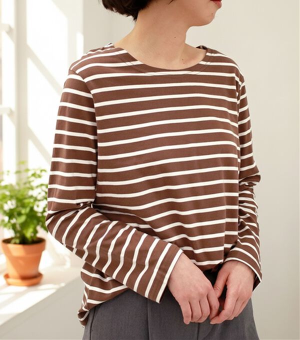 BELLUNA（ベルーナ）の「綿100％きれい見えボーダープルオーバー（カットソー）」｜モカ&times;オフ白