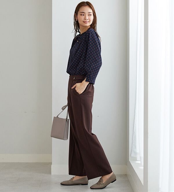 BELLUNA（ベルーナ）の「サマ見え（Ｗ）ストレッチ素材タブ使いワイドパンツ（ワイドパンツ・ガウチョ）」｜詳細画像
