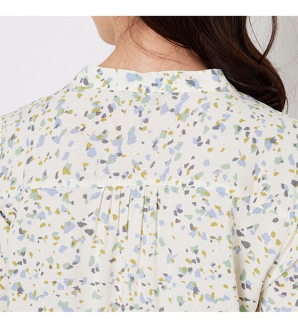 BELLUNA（ベルーナ）の「【接触冷感】レーヨン素材ギャザー使いプリントブラウス（ブラウス）」｜詳細画像