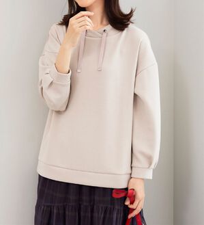 BELLUNA（ベルーナ）の「上品見えとろみワイドネックプルオーバー（カットソー）」｜トープ