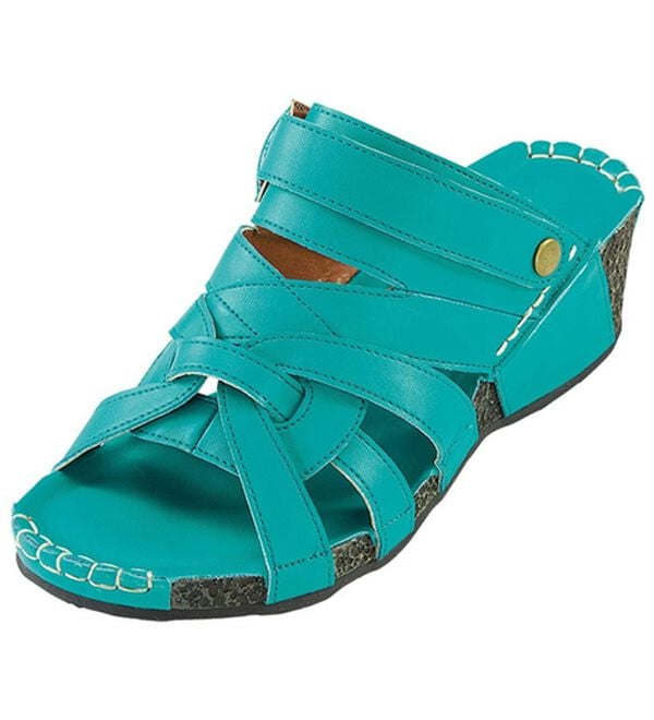 BELLUNA（ベルーナ）の「【３Ｅ／４Ｅ選べる】フットベットウェッジサンダル（サンダル・ミュール）」｜ターコイズ