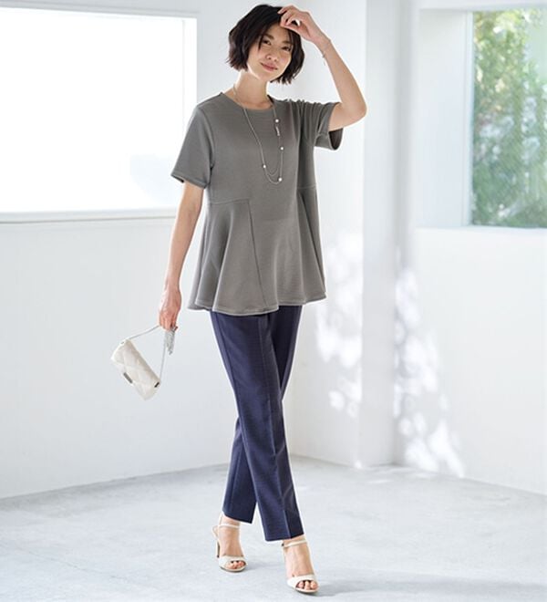 BELLUNA（ベルーナ）の「ポコポコエンボス素材　－３ｋｇ見えペプラムチュニック（チュニック）」｜詳細画像