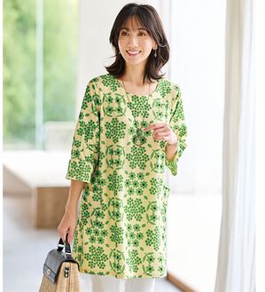 BELLUNA（ベルーナ）の「ひんやり冷感素材花柄プリントチュニック（チュニック）」｜グリーン系