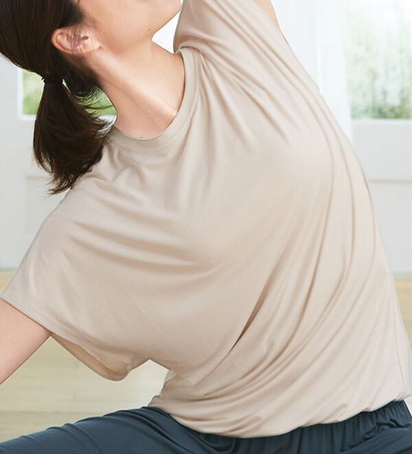 LAVIENNE（ラヴィエンヌ）の「サラッと快適リラックスドルマントップス（スポーツウェア）」｜詳細画像