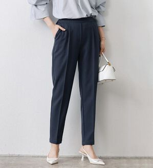 Pierrot（ピエロ）の「高見えすっきりテーパードパンツ（フルレングスパンツ）」｜ダークネイビー