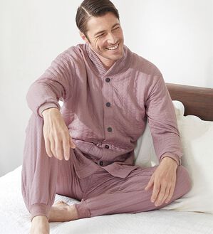 「魔法瓶のように包まれる暖かさのキルトパジャマ（メンズルームウェア）」｜詳細画像