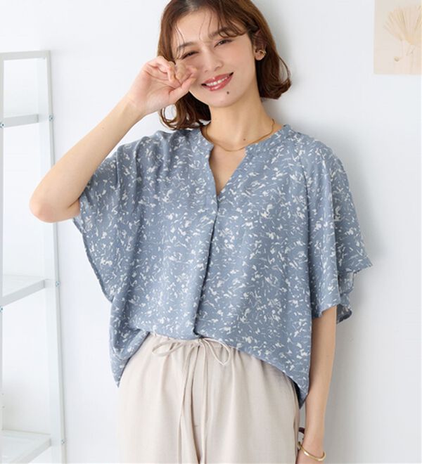 Viola e Viola（ヴィオラ エ ヴィオラ）の「【接触冷感】さらっと涼感フレアスリーブブラウス（ブラウス）」｜詳細画像