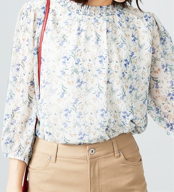 BELLUNA（ベルーナ）の「シフォン素材シャーリング使いブラウス（ブラウス）」｜詳細画像