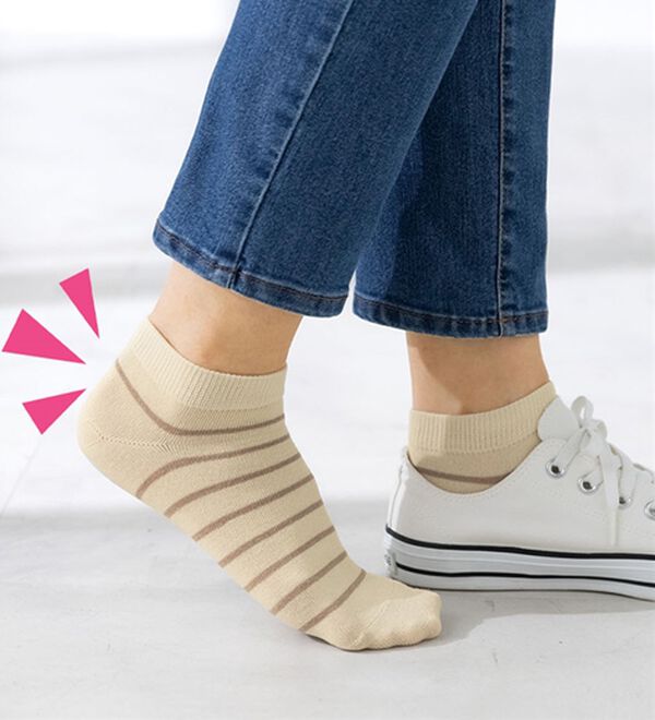 LAVIENNE（ラヴィエンヌ）の「【４足組】かかとフィットスニーカー丈ソックス（靴下・ストッキング）」｜詳細画像