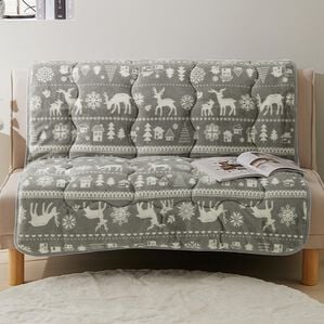 iellio（イエリオ）の「北欧調ボリュームフランネルソファカバー＜抗菌防臭・吸湿発熱・蓄熱・北欧柄・ソファーカバー・センターカバー＞（ソファーカバー）」｜シカグレー