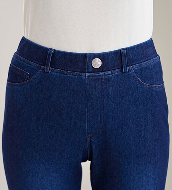 BELLUNA（ベルーナ）の「【再入荷】美ストレッチ素材アンクル丈レギンスパンツ（クロップドパンツ）」｜詳細画像