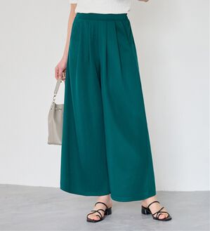 Viola e Viola（ヴィオラ エ ヴィオラ）の「楽ちんきれい美脚ワイドパンツ（ワイドパンツ・ガウチョ）」｜グリーン