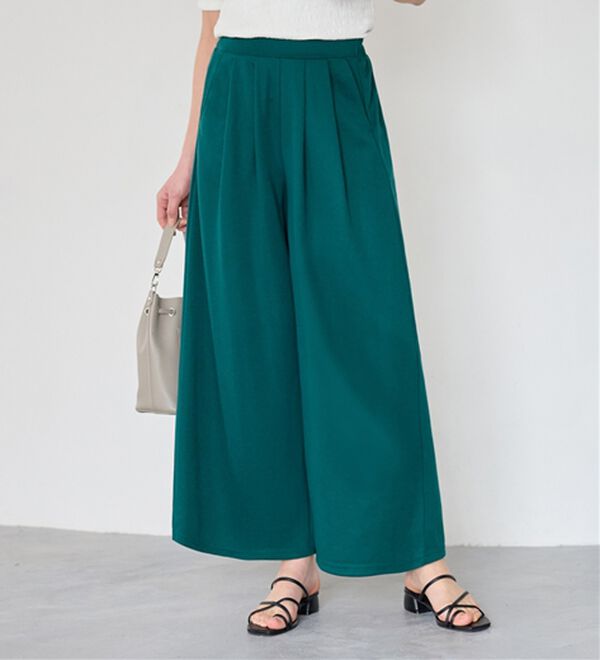 Viola e Viola（ヴィオラ エ ヴィオラ）の「楽ちんきれい美脚ワイドパンツ（ワイドパンツ・ガウチョ）」｜グリーン