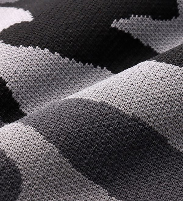 「＜ザ　ショップ　ティーケー＞軽量ストレッチカモフラ柄セーター（メンズニット・セーター）」｜詳細画像