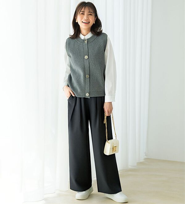 BELLUNA（ベルーナ）の「金ボタン使いニットベスト（ベスト）」｜詳細画像