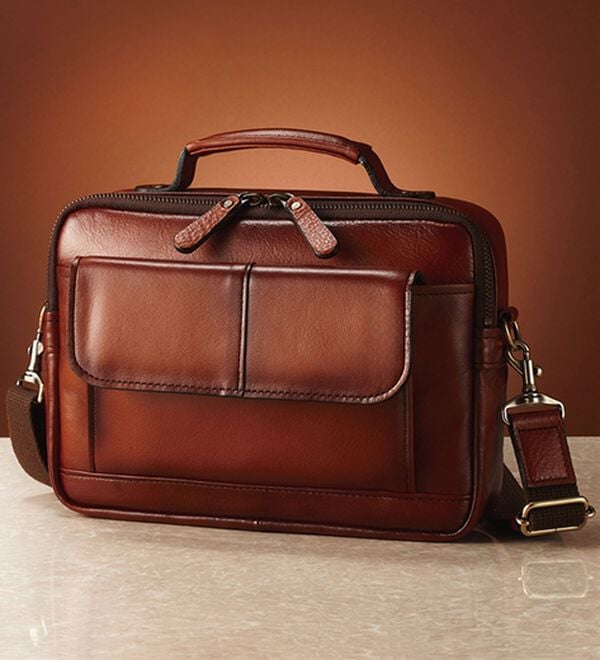 「アンティーク調　牛革クラシックバッグ（メンズショルダーバッグ）」｜ブラウン