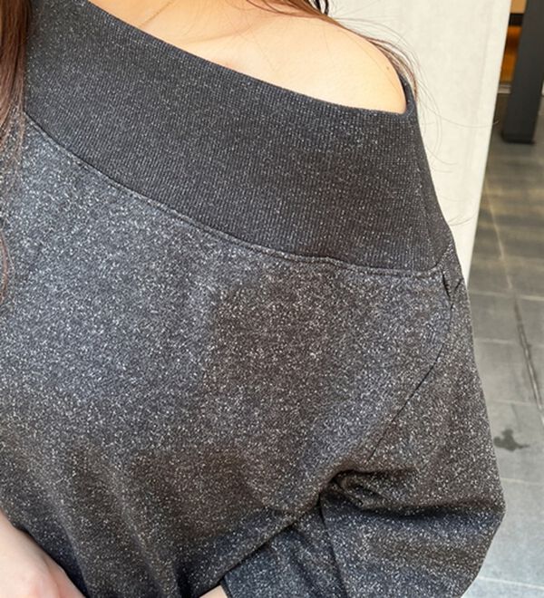 GeeRA（ジーラ）の「ラメオフショルスウェット（カットソー）」｜詳細画像