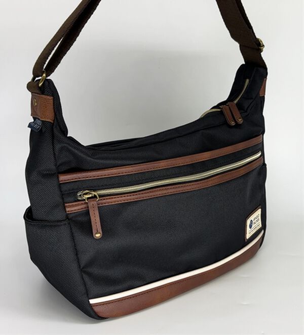 「＜アーノルド　パーマー＞収納上手なクロスボディバッグ（メンズボディバッグ・ウエストポーチ）」｜詳細画像