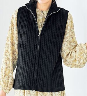 VINNO（ヴィノ）の「＜日本製＞ジップデザインニットベスト（ベスト）」｜ブラック