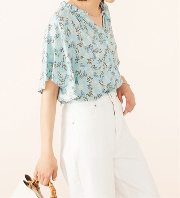 BELLUNA（ベルーナ）の「レーヨン素材袖フレアーブラウス（ブラウス）」｜詳細画像