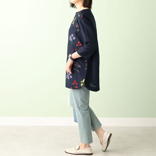 BELLUNA（ベルーナ）の「刺しゅうデザインチュニック（チュニック）」｜詳細画像