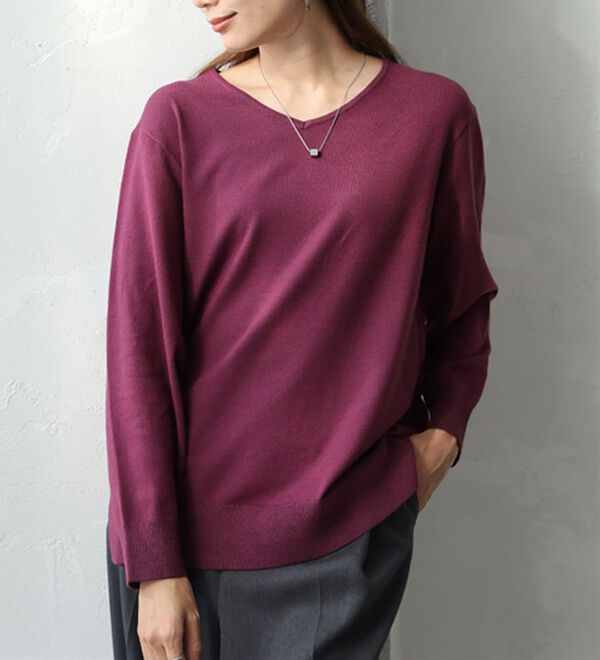 A HAPPY MARILYN（アハッピーマリリン）の「【Ｌ～８Ｌ】フィット感軽減！Ｔシャツ感覚！もっちりやわらかＶネックニット（ニット・セーター）」｜詳細画像