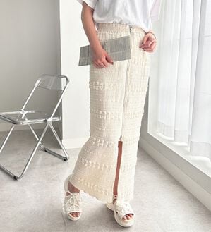 GeeRA（ジーラ）の「フロントジップカットスカート（ミニスカート）」｜アイボリー