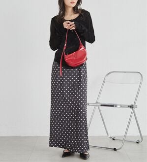 RANAN（ラナン）の「エンボスサテンナロースカート（ロングスカート）」｜ブラックドット