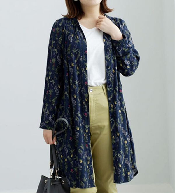 BELLUNA（ベルーナ）の「花柄プリントデザインワンピース（プリントワンピース）」｜ネイビー系花柄