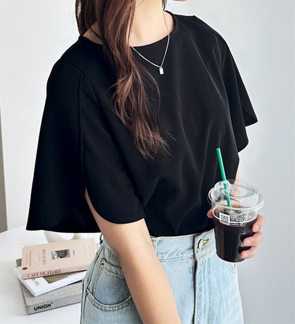 GeeRA（ジーラ）の「スリット入りフレアースリーブＴブラウス（ブラウス）」｜ブラック