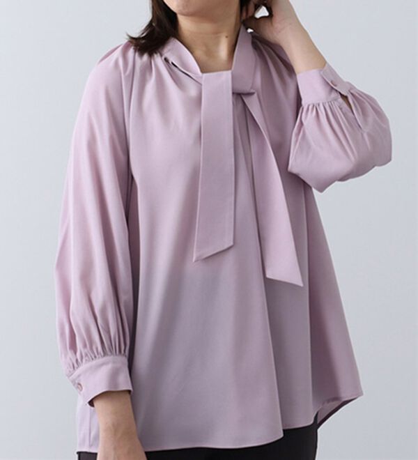 BELLUNA（ベルーナ）の「ジョーゼット素材ボウタイブラウス（ブラウス）」｜ピンク