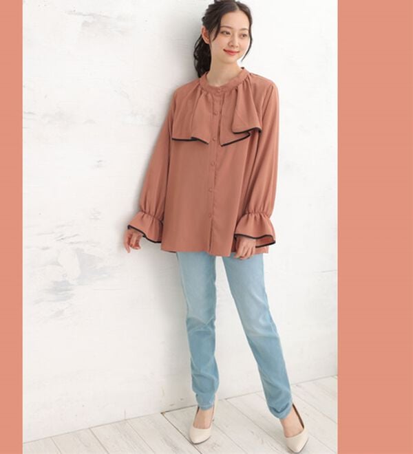 「【Ｌ～６Ｌ】【ＭａｒｉｌｙｎＳｗｅｅｔ】体型別フェミニン パイピングフリルブラウス（ブラウス）」｜詳細画像